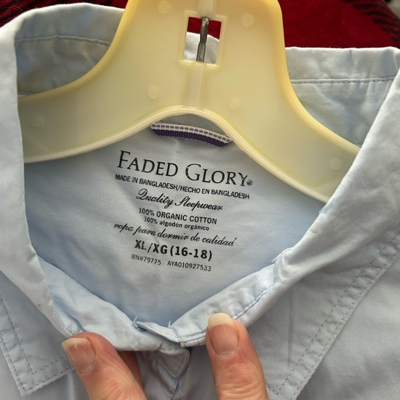 Faded Glory Women's Light Blue Button Down Shirt - Picture 3 of 3